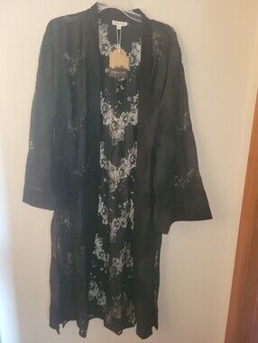 Beautiful Black Lace Kimono NWT Medium Could Be Used As Swim Cover Up